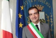 Questione rifiuti, il sindaco Mario Occhiuto in un intervento rivolto a Calabria Maceri